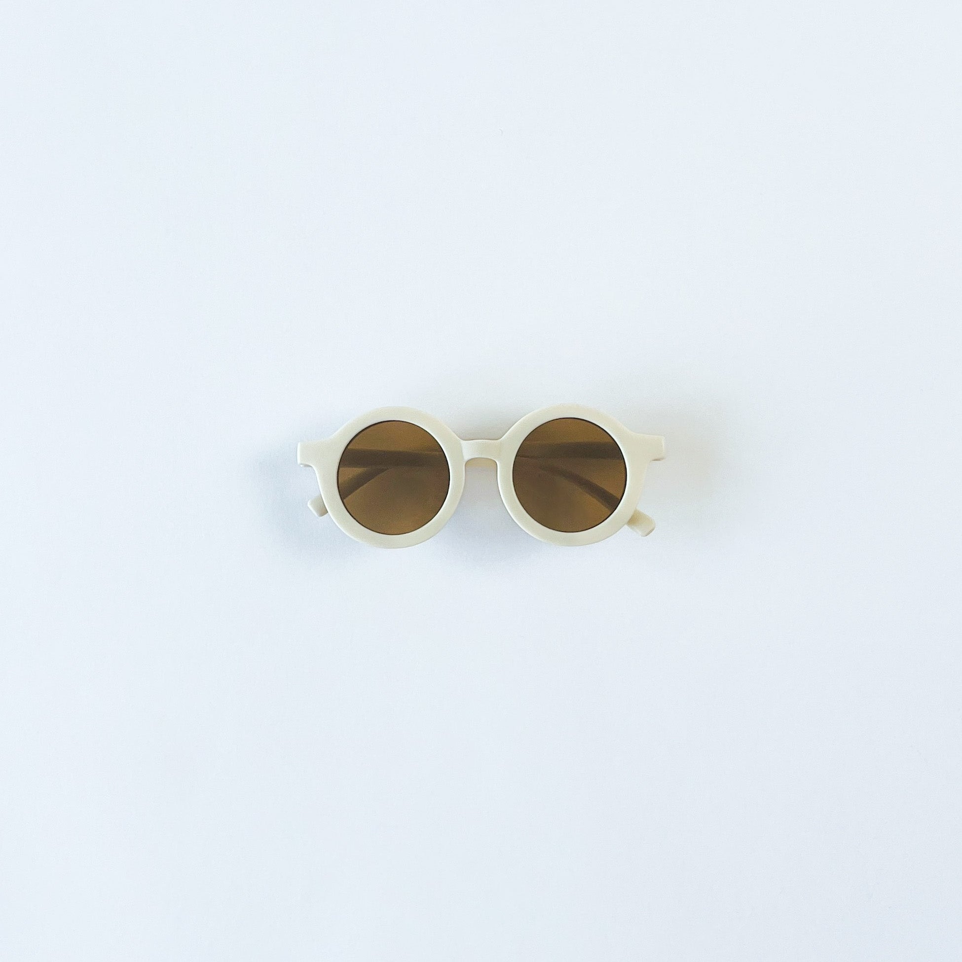 Little Blue Round Sunglasses Shell